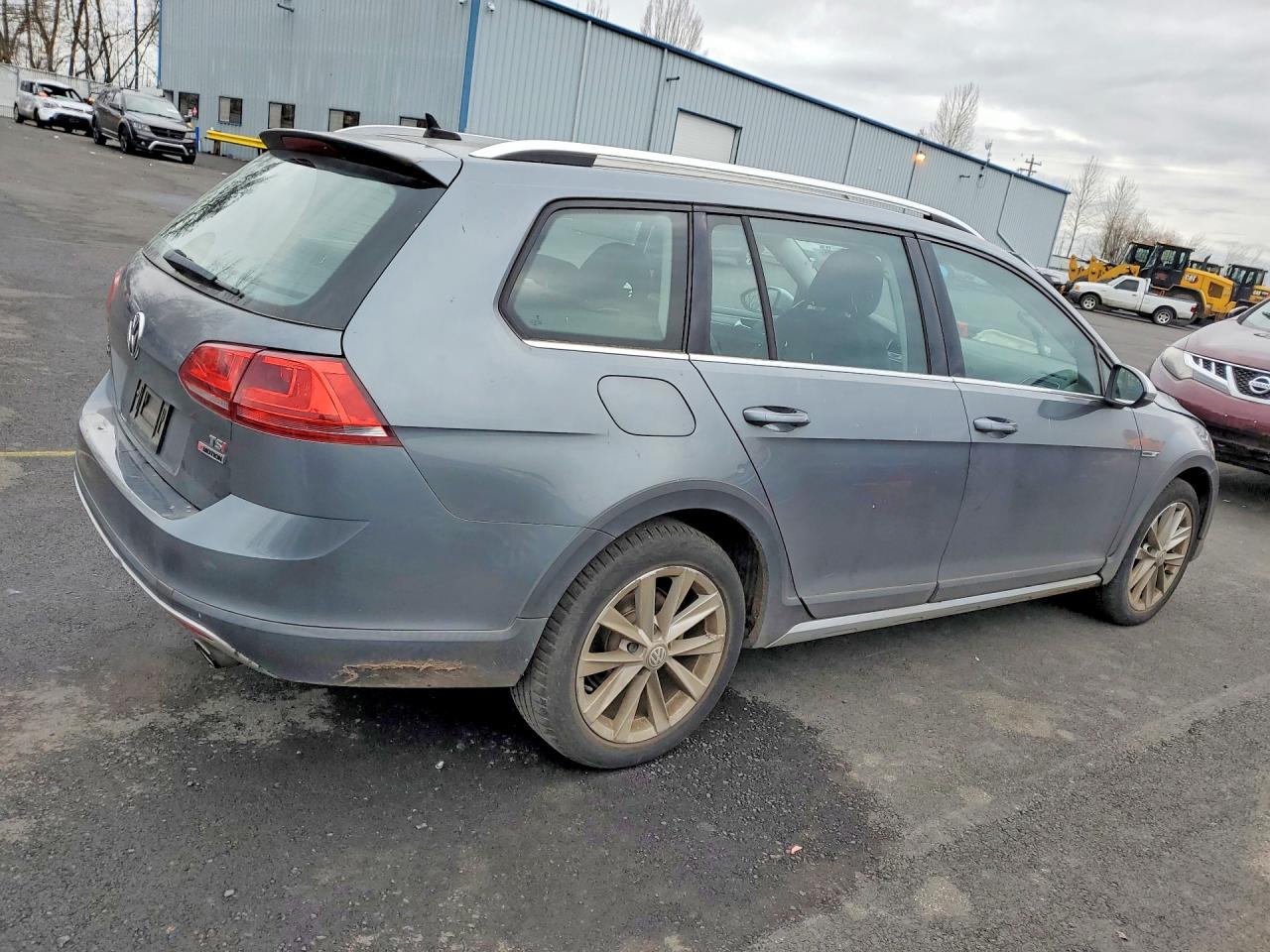 2017 VOLKSWAGEN GOLF ALLTRACK S photo 7