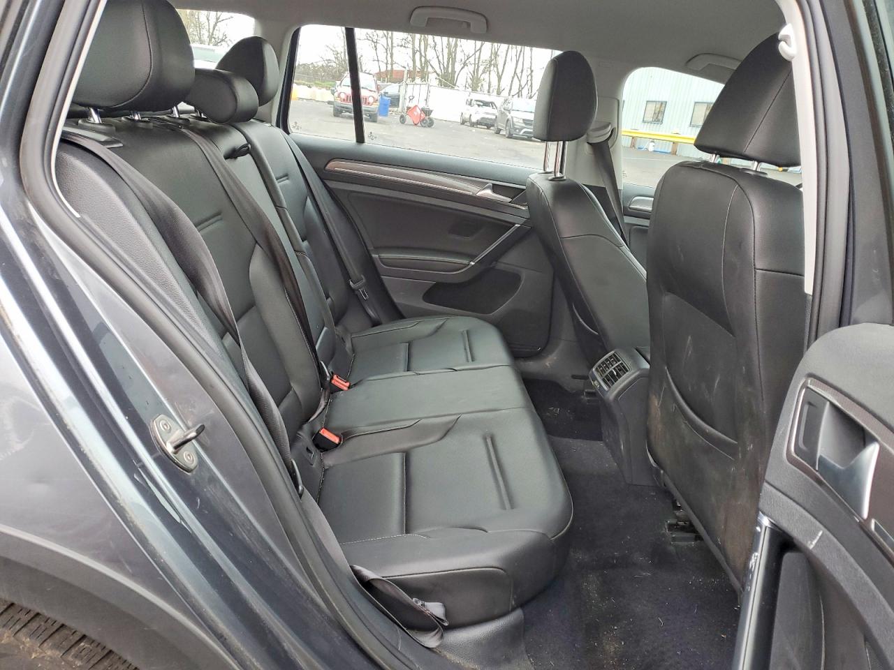 2017 VOLKSWAGEN GOLF ALLTRACK S photo 28