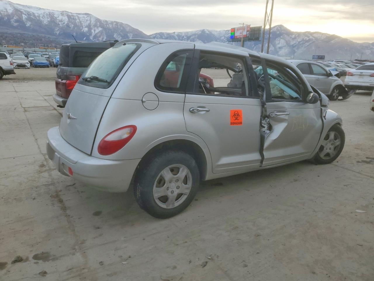 2008 CHRYSLER PT CRUISER photo 3
