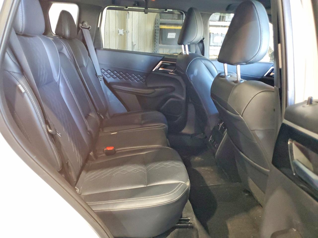 2025 MITSUBISHI OUTLANDER SEL photo 31