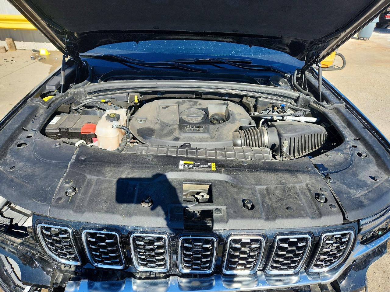 2023 JEEP GRAND CHEROKEE SUMMIT photo 23
