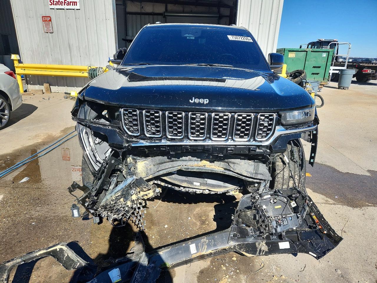 2023 JEEP GRAND CHEROKEE SUMMIT photo 9