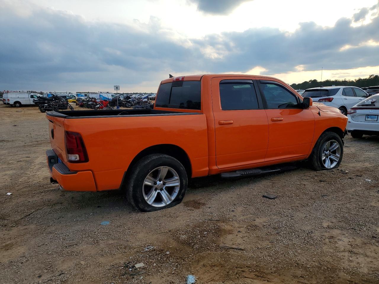 2015 RAM 1500 SPORT photo 5