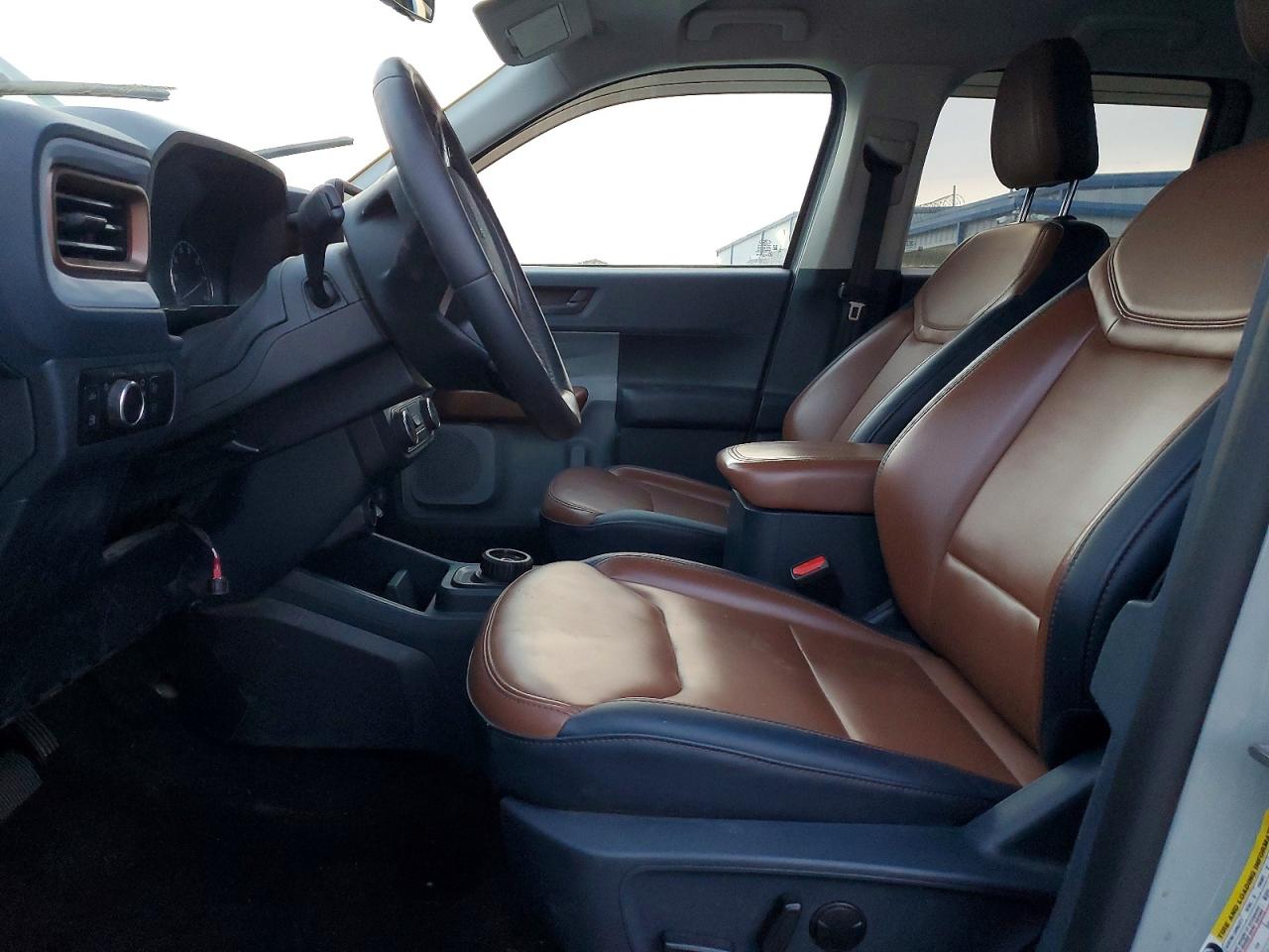 2024 FORD MAVERICK LARIAT photo 19