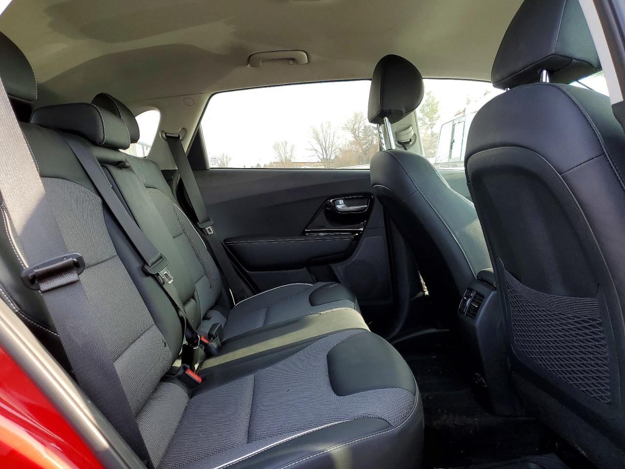 2022 KIA NIRO S photo 31