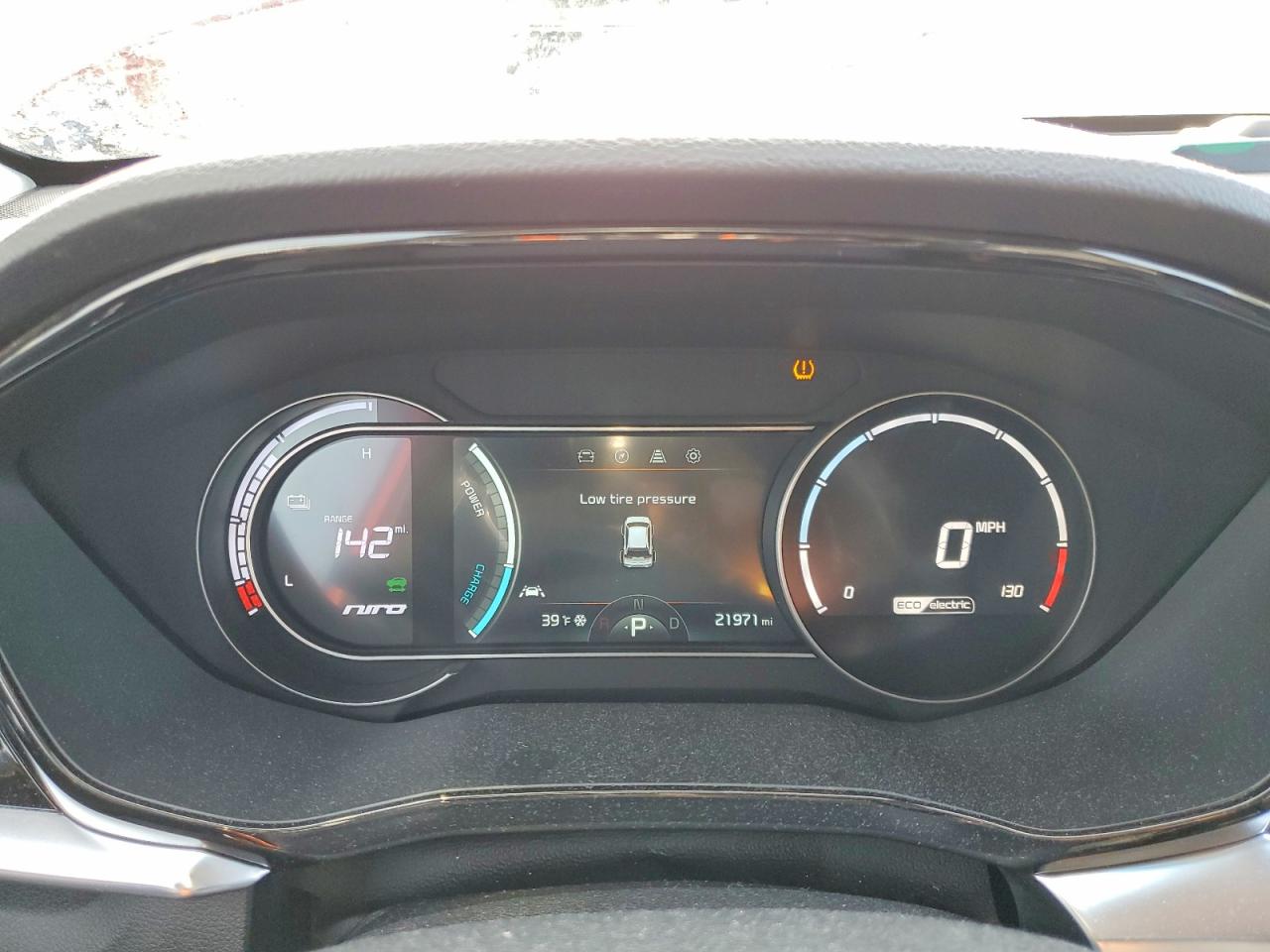 2022 KIA NIRO S photo 25