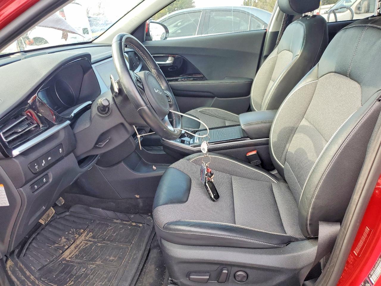 2022 KIA NIRO S photo 19