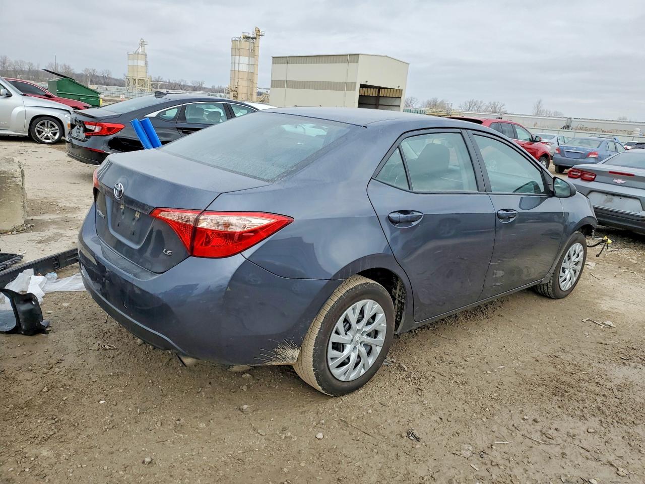 2018 TOYOTA COROLLA L photo 3
