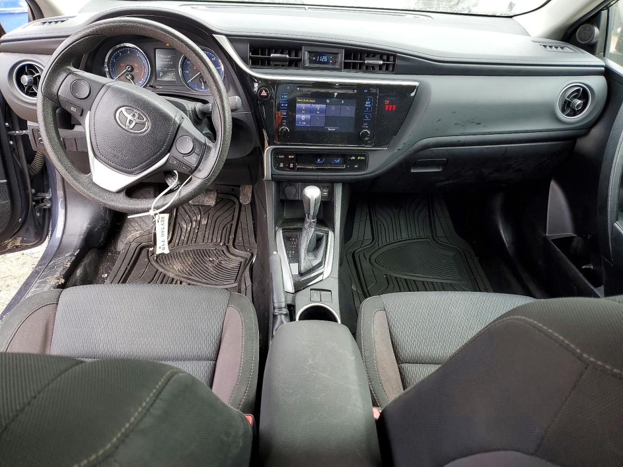 2018 TOYOTA COROLLA L photo 8