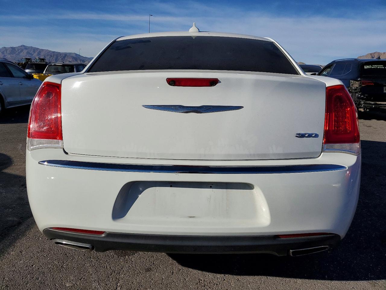 2018 CHRYSLER 300 LIMITED photo 11