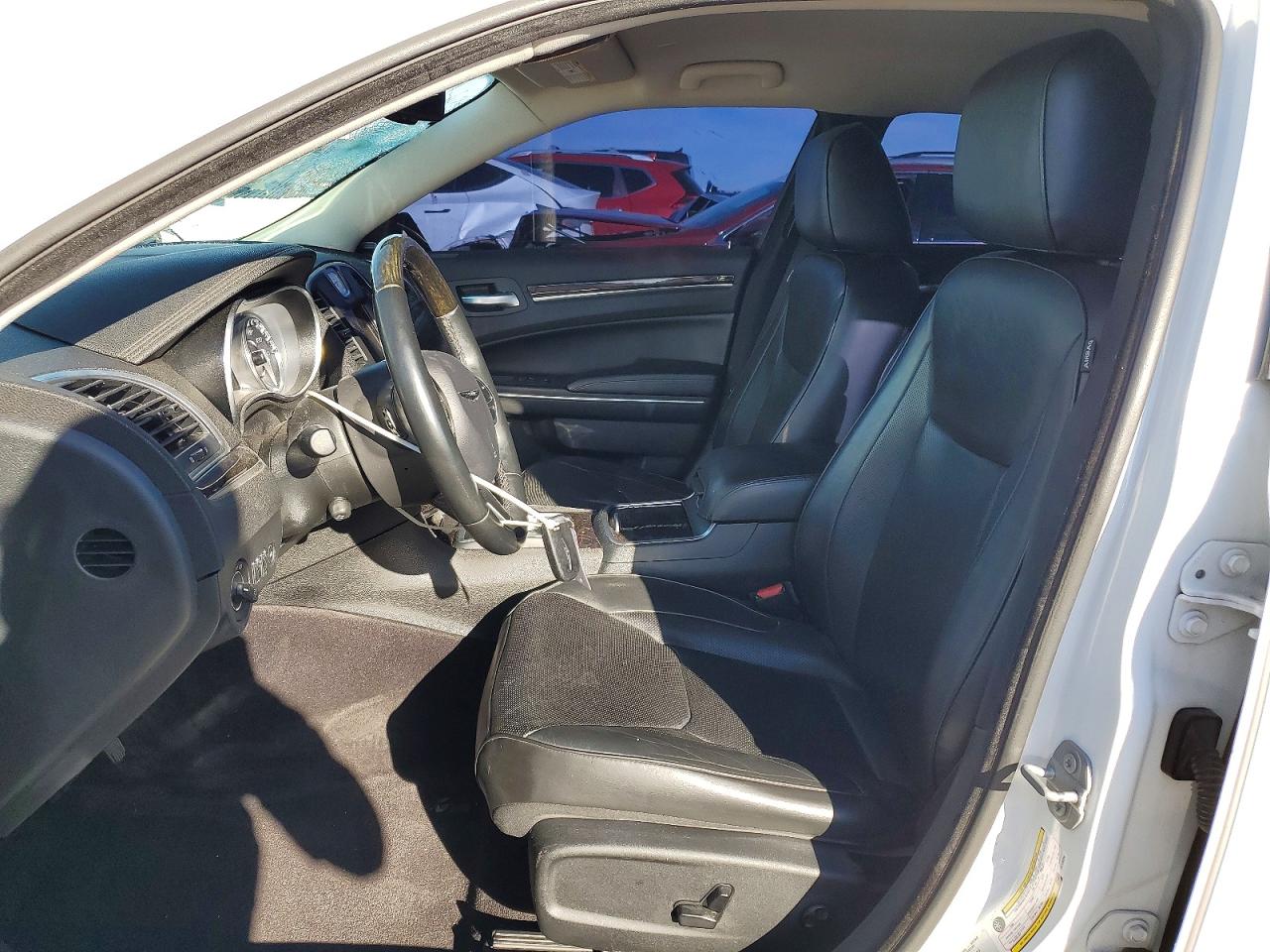 2018 CHRYSLER 300 LIMITED photo 13