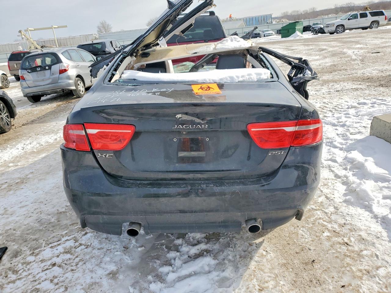 2017 JAGUAR XE photo 6