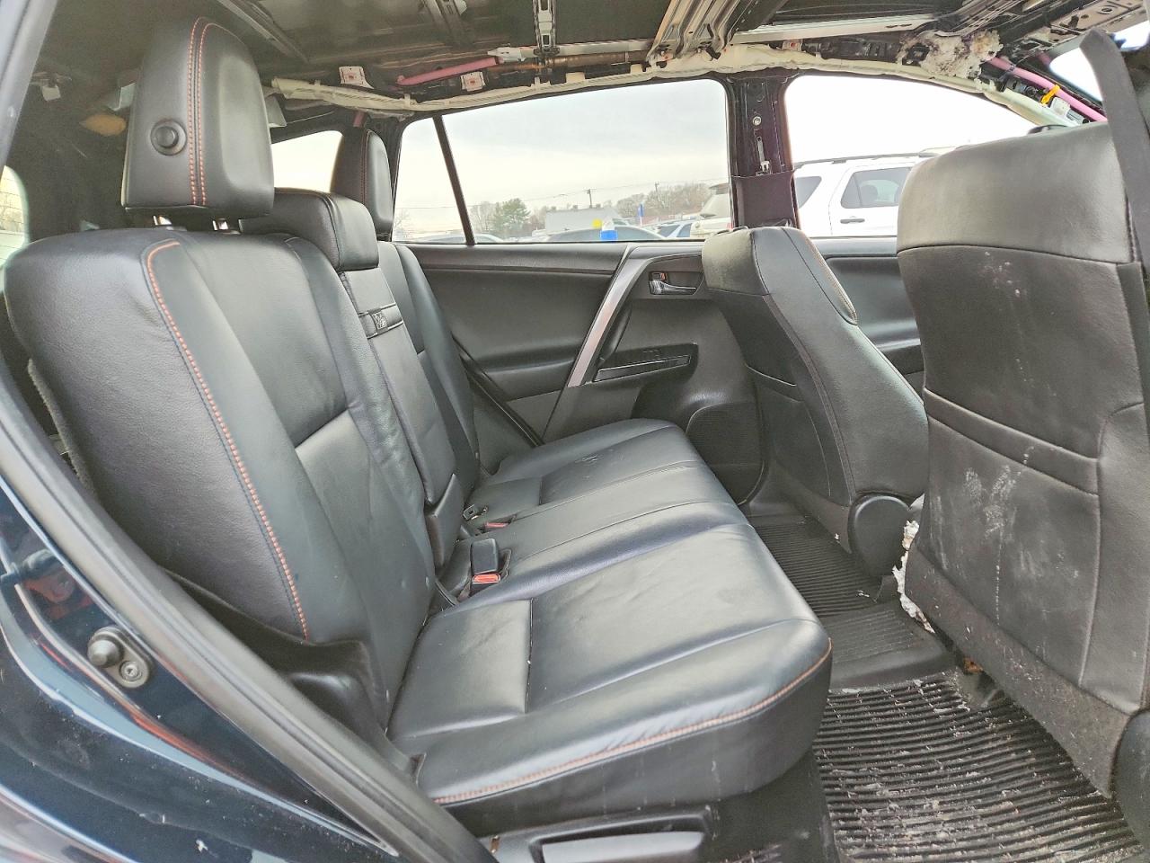 2017 TOYOTA RAV4 HV SE photo 11