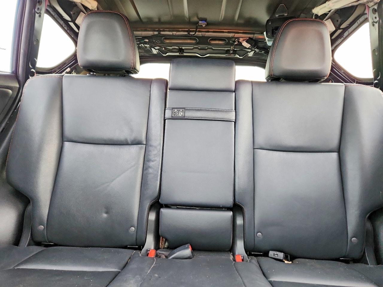 2017 TOYOTA RAV4 HV SE photo 10