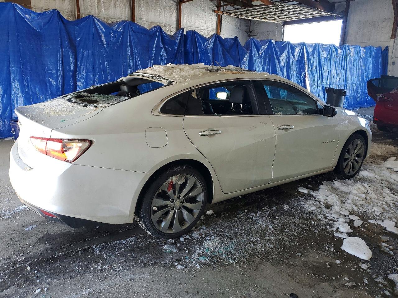 2017 CHEVROLET MALIBU PREMIER photo 3