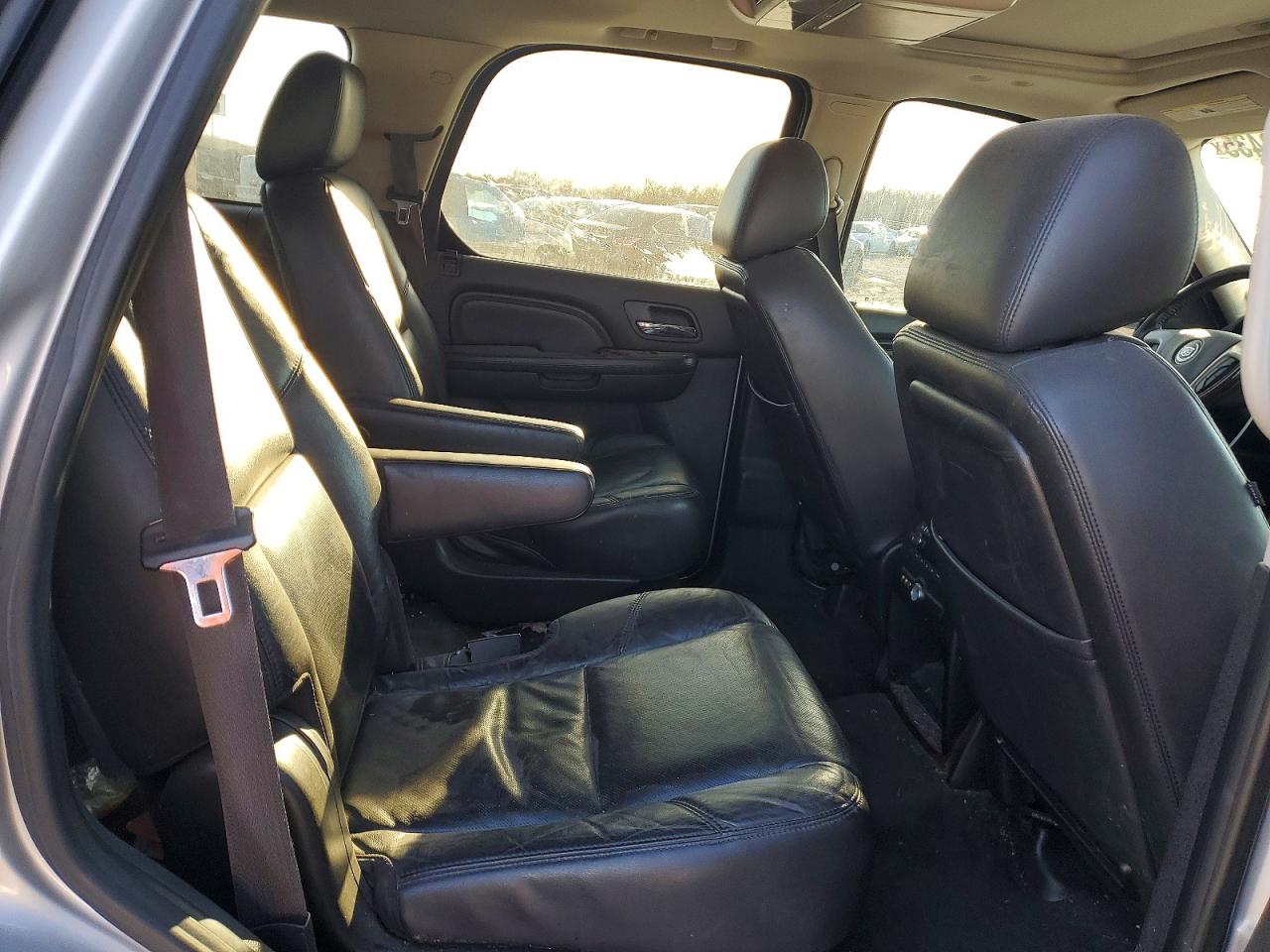 2011 CADILLAC ESCALADE PREMIUM photo 31
