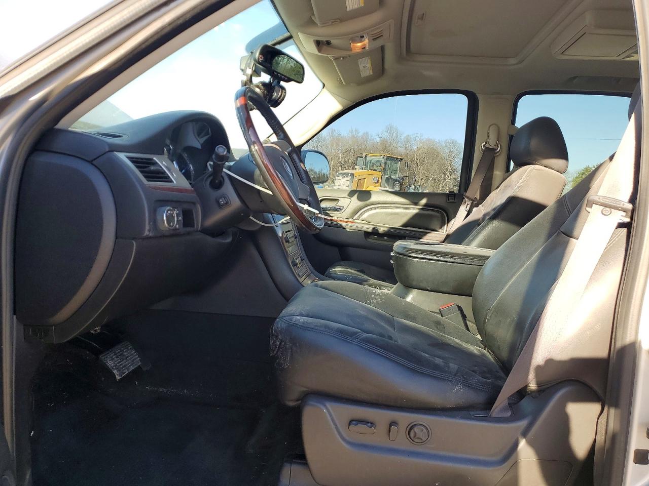 2011 CADILLAC ESCALADE PREMIUM photo 19
