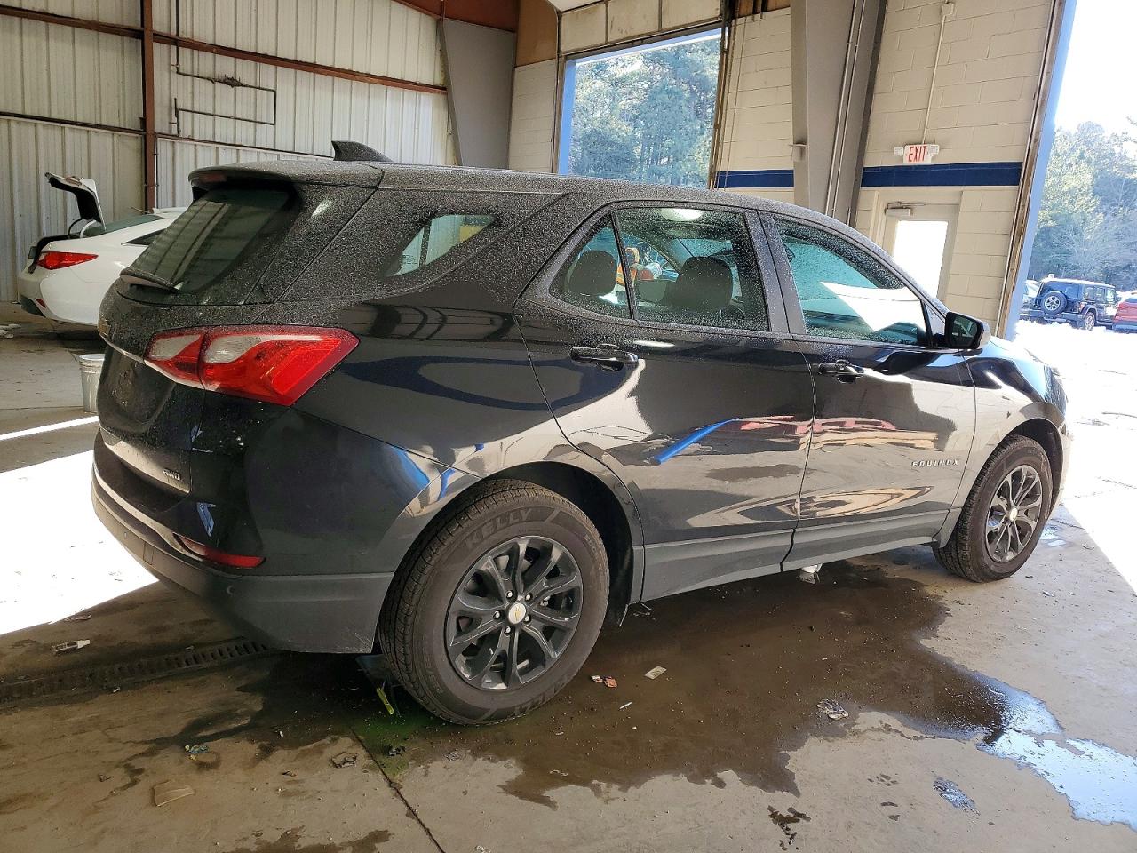 2021 CHEVROLET EQUINOX photo 3