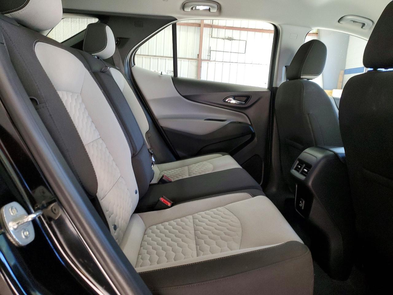2021 CHEVROLET EQUINOX photo 11