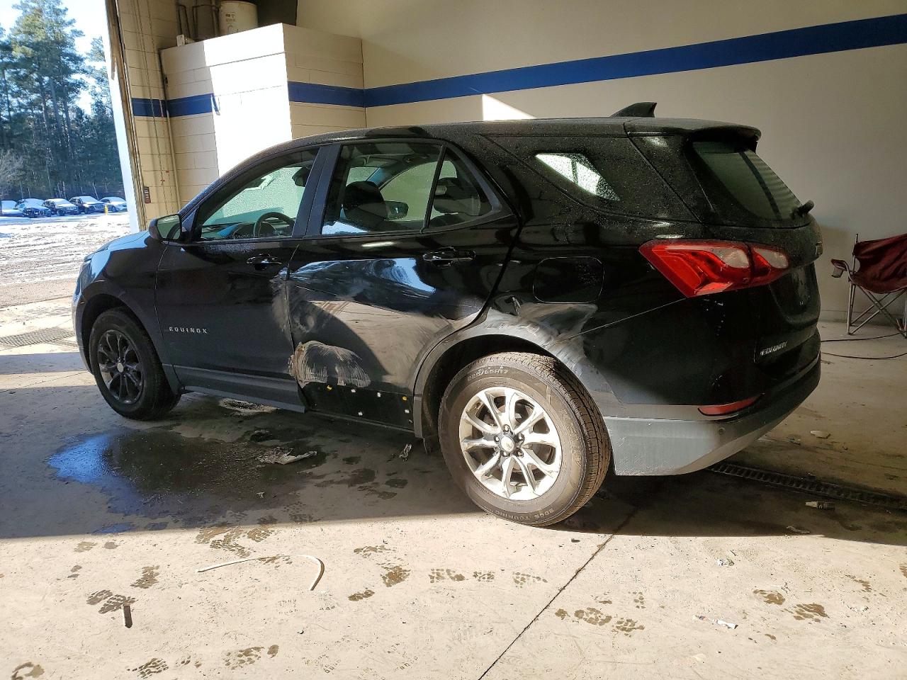 2021 CHEVROLET EQUINOX photo 2