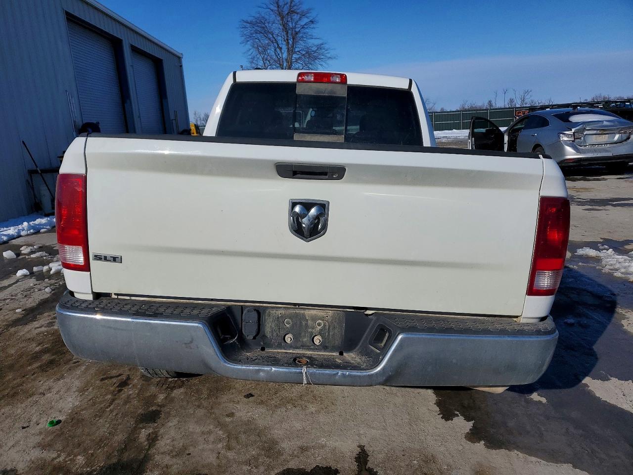 2016 RAM 1500 SLT photo 6