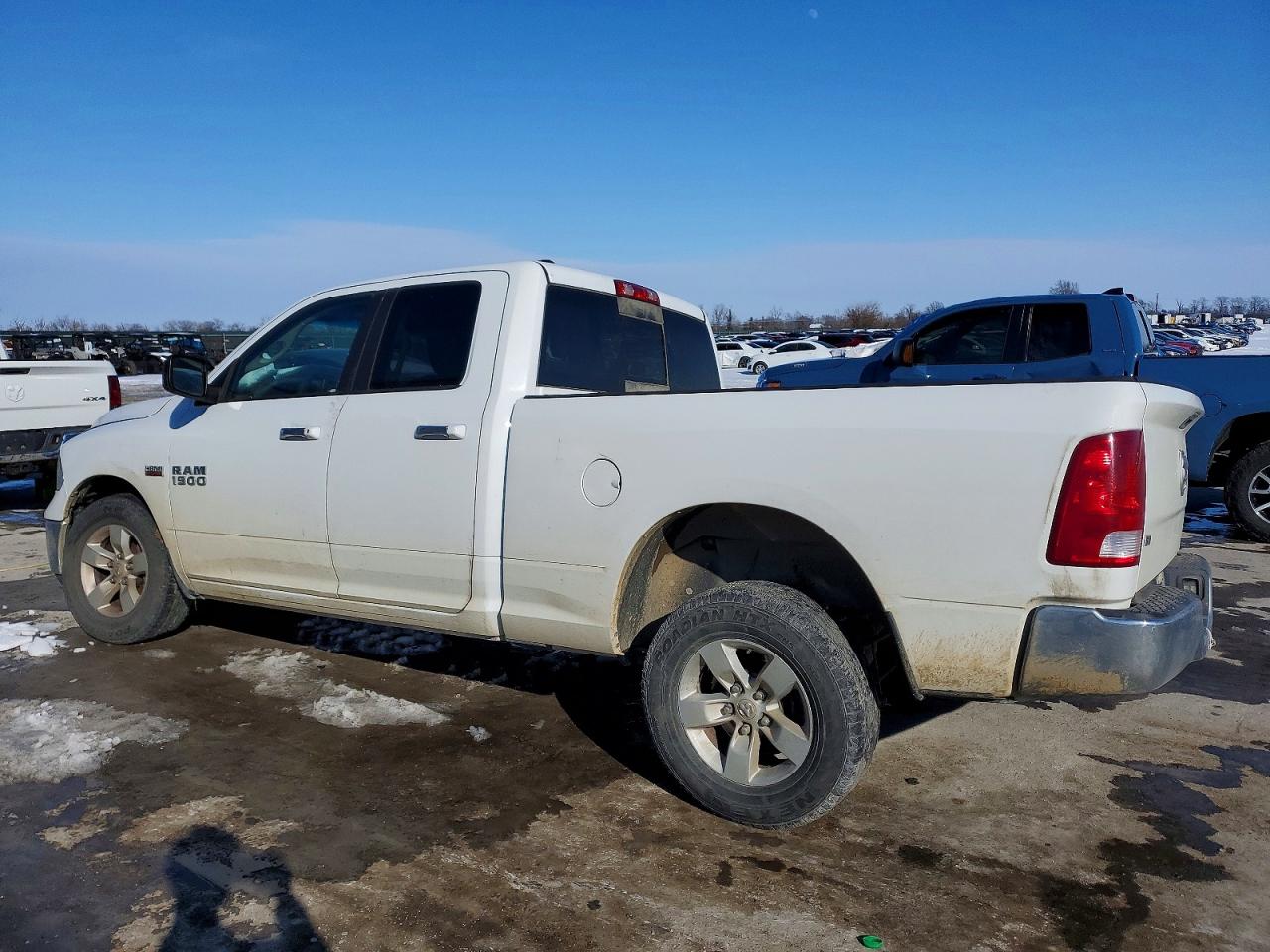 2016 RAM 1500 SLT photo 2
