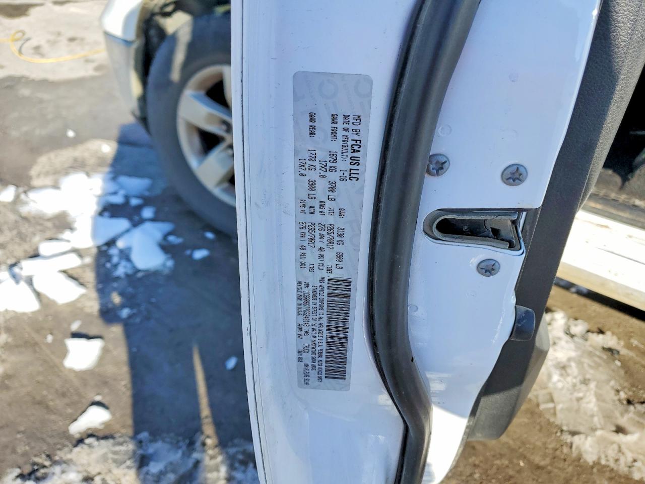 2016 RAM 1500 SLT photo 12