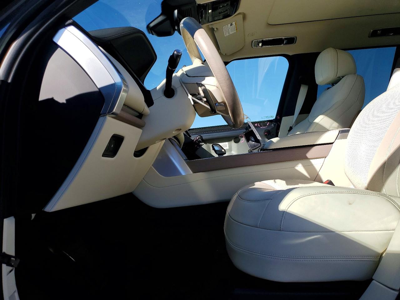 2025 LAND ROVER RANGE ROVER SE photo 7