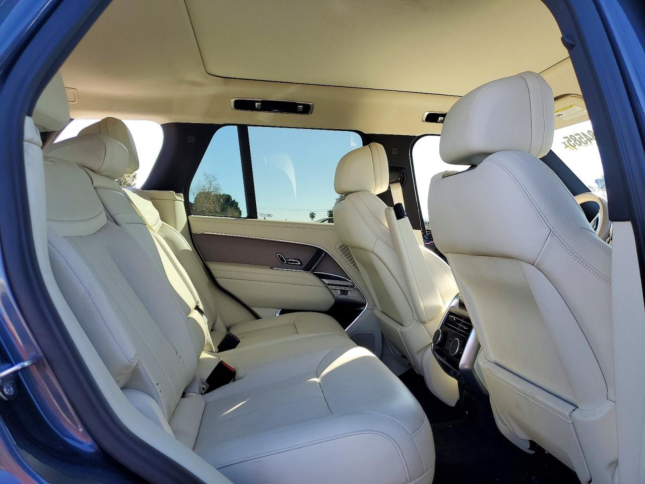 2025 LAND ROVER RANGE ROVER SE photo 11