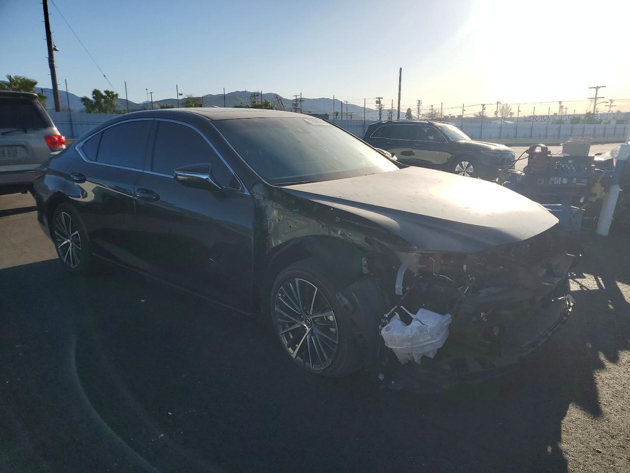 2024 LEXUS ES 300H BASE photo 4