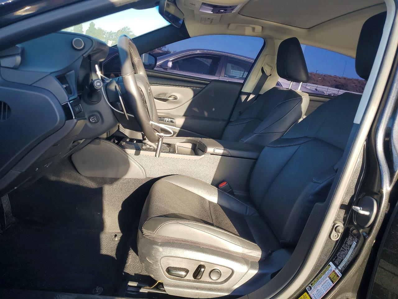 2024 LEXUS ES 300H BASE photo 7