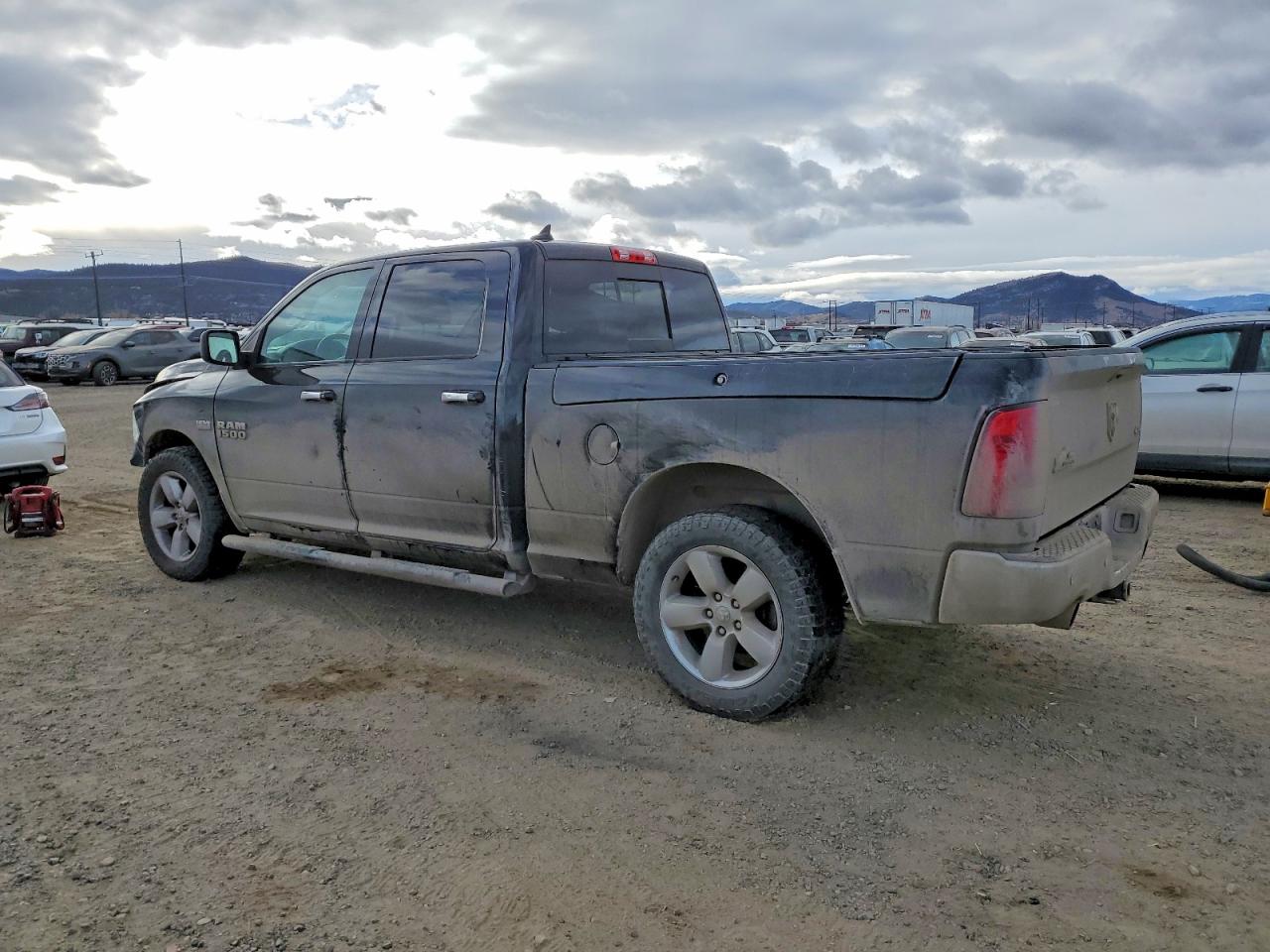 2017 RAM 1500 SLT photo 3