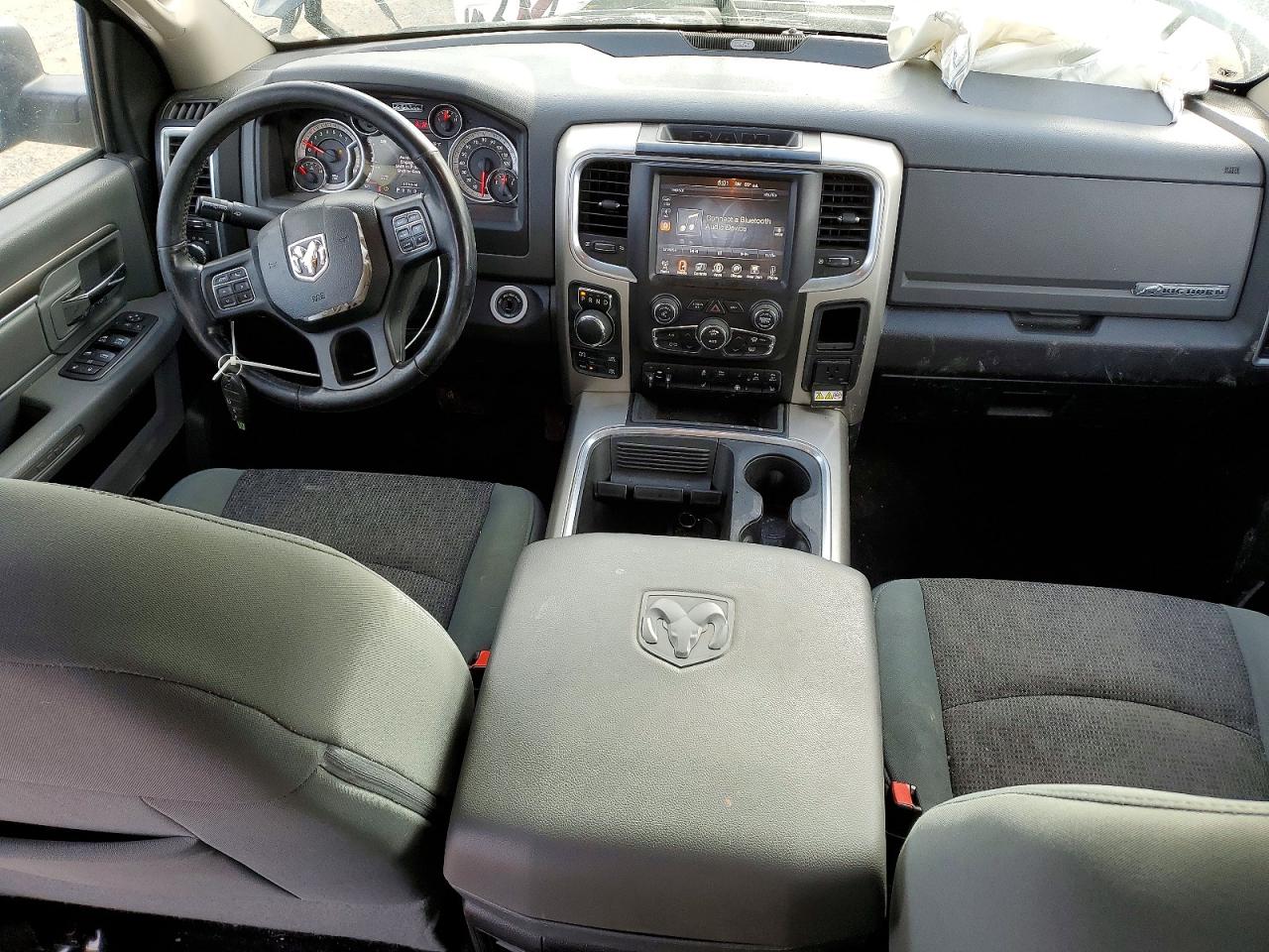 2017 RAM 1500 SLT photo 15