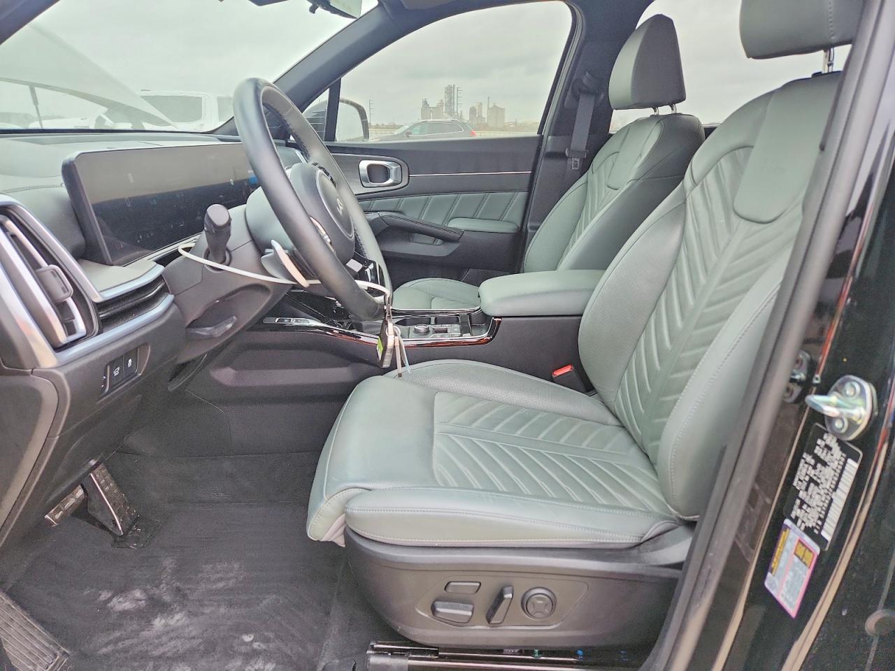 2024 KIA SORENTO photo 7