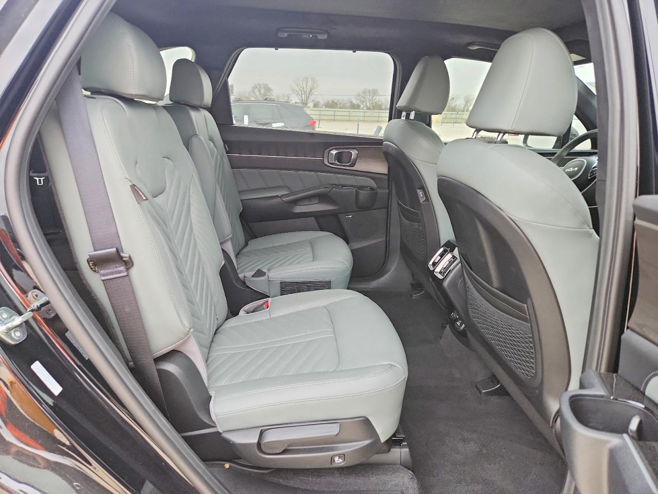 2024 KIA SORENTO photo 11