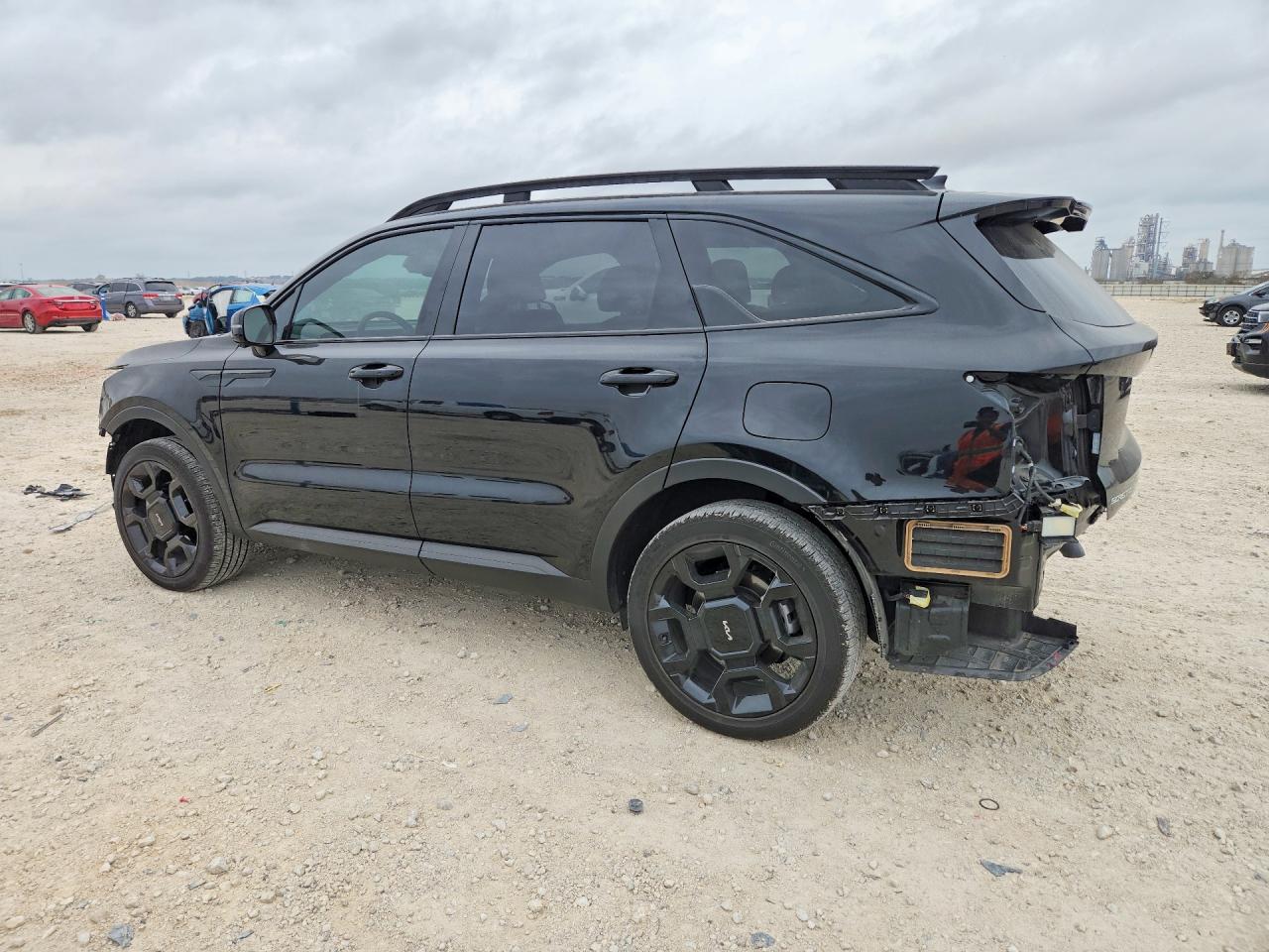 2024 KIA SORENTO photo 2