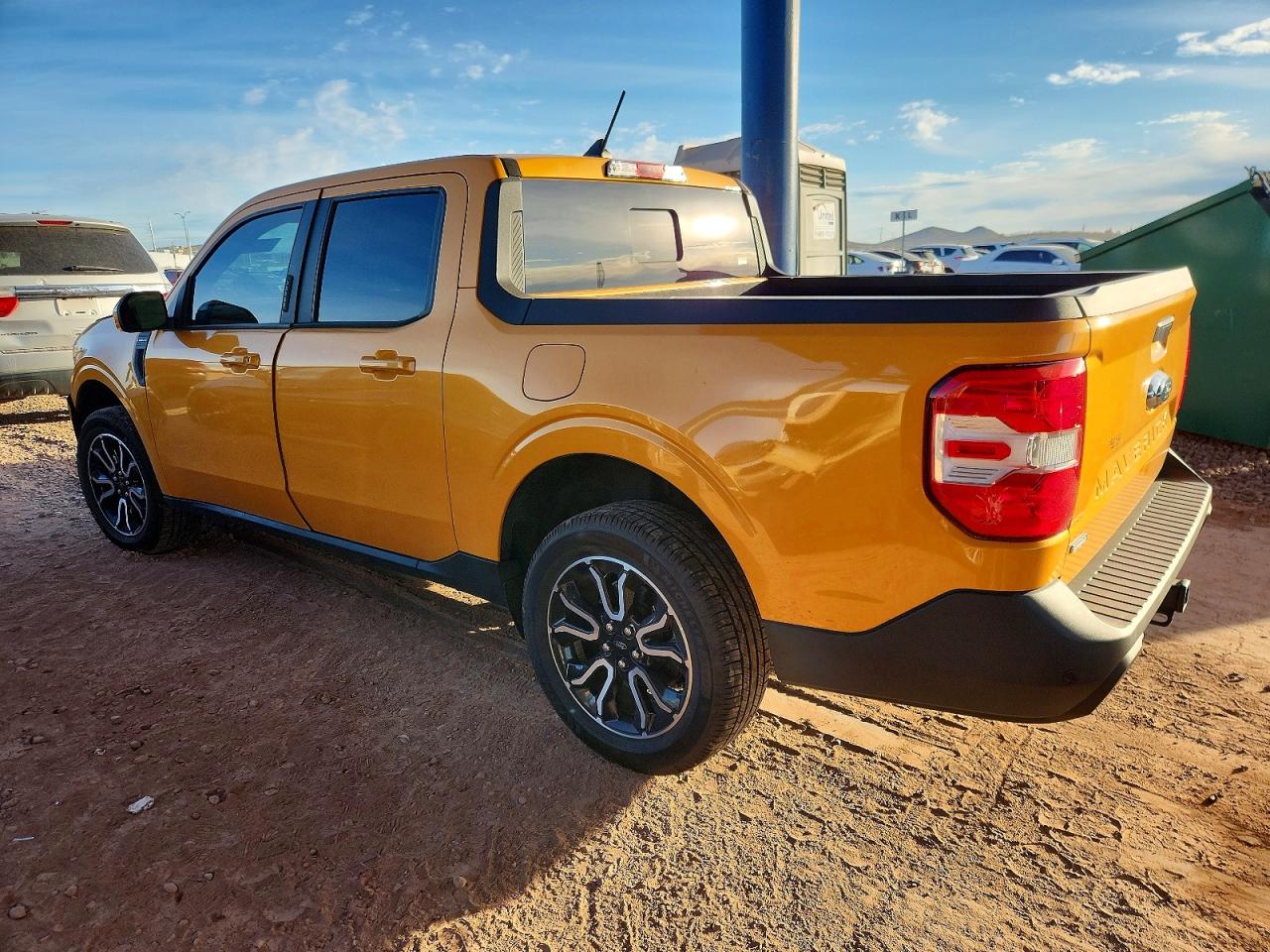 2023 FORD MAVERICK XL photo 2