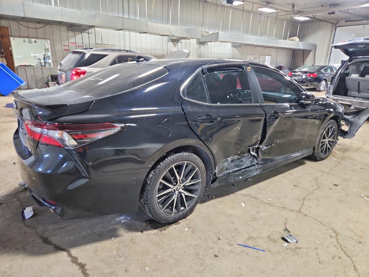 2024 TOYOTA CAMRY SE NIGHT SHADE photo 5