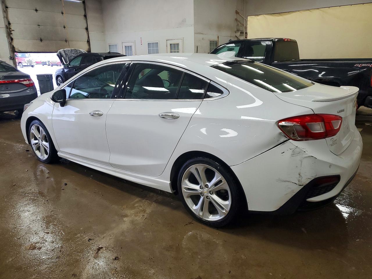 2017 CHEVROLET CRUZE PREMIER photo 3