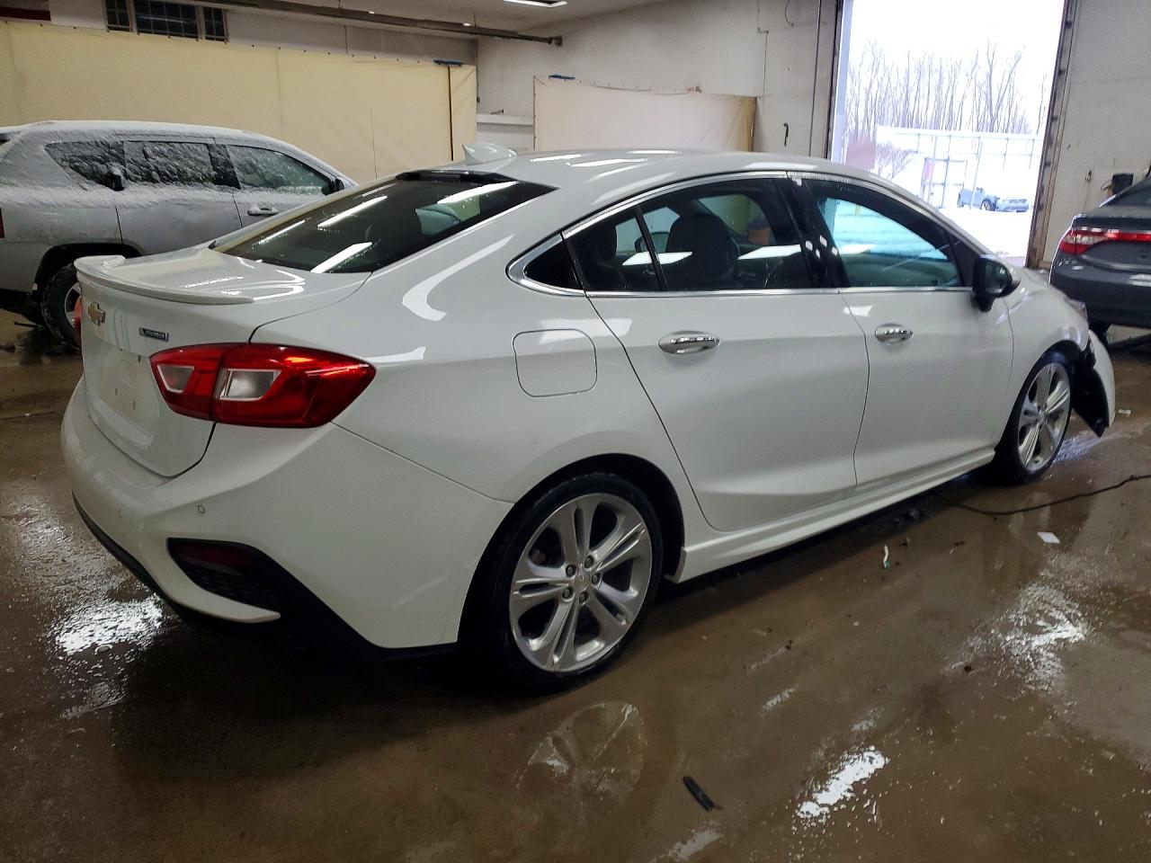 2017 CHEVROLET CRUZE PREMIER photo 5