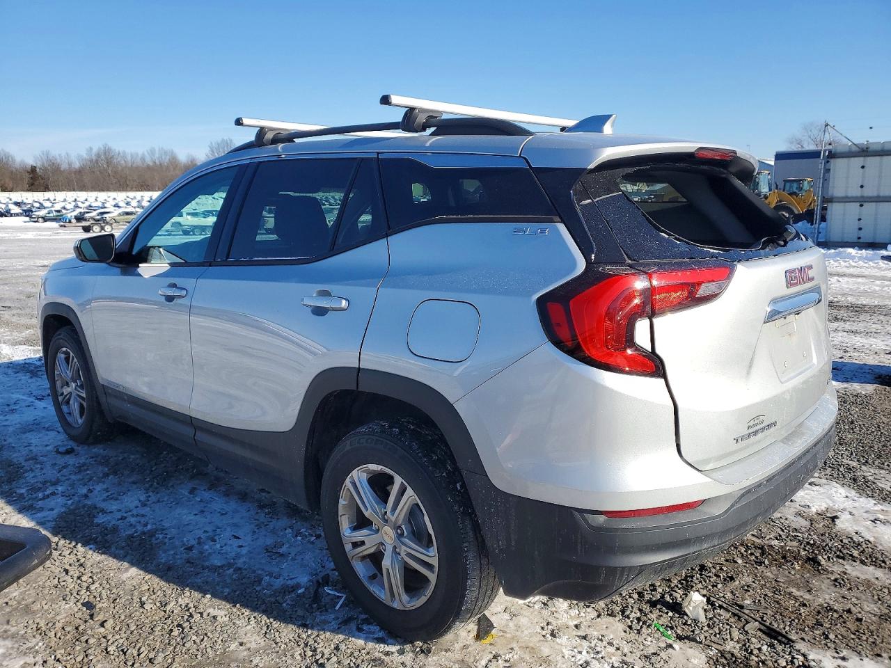 2018 GMC TERRAIN SLE photo 3