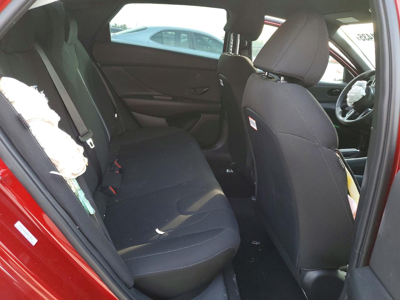2025 HYUNDAI ELANTRA SEL SPORT photo 19