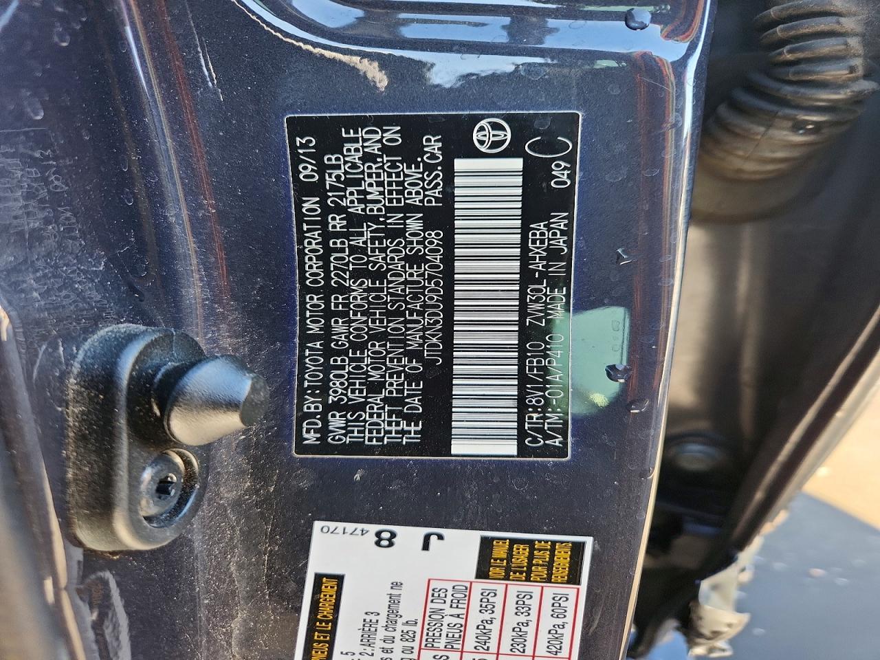 2013 TOYOTA PRIUS TWO photo 34