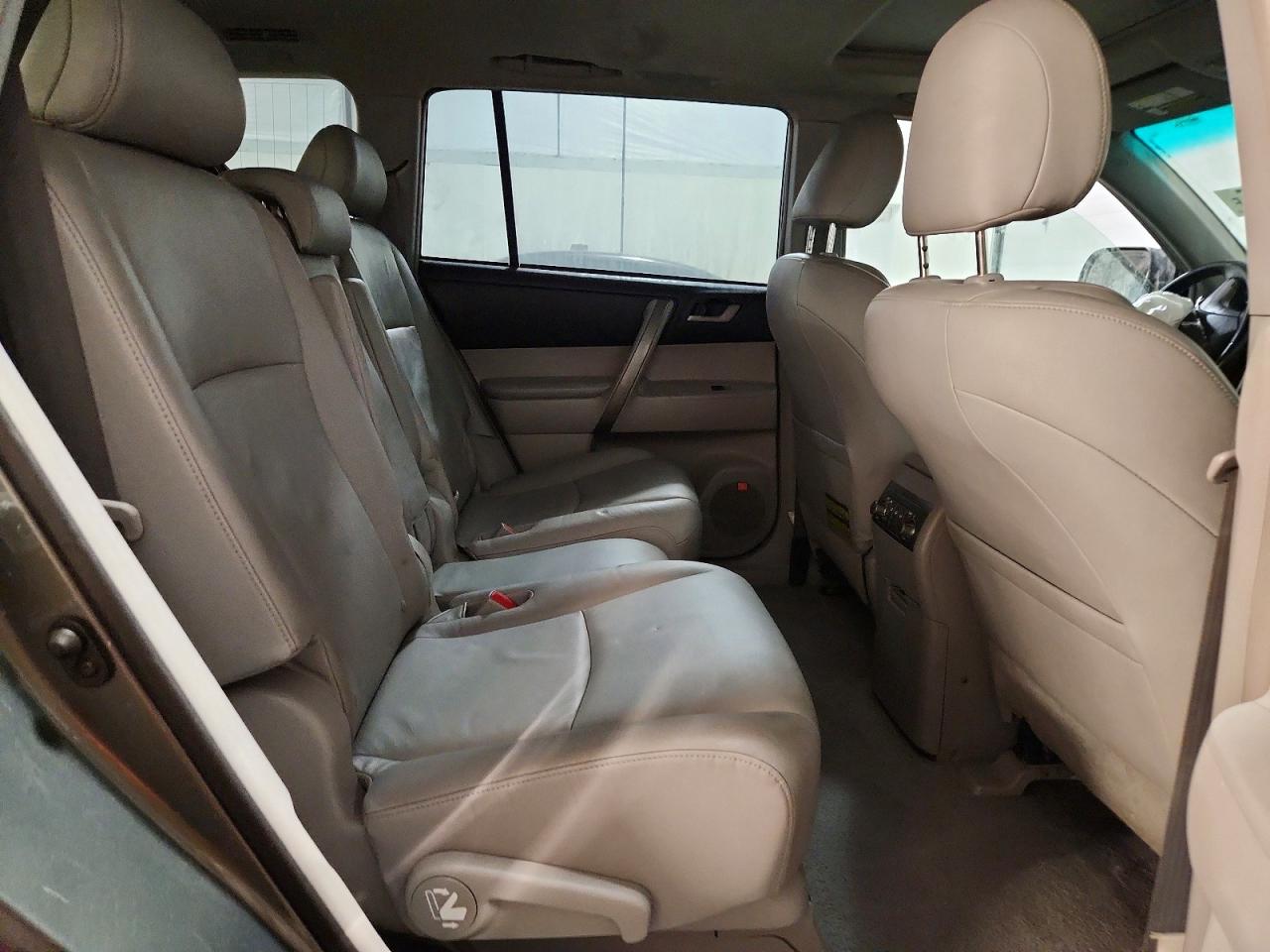2008 TOYOTA HIGHLANDER SPORT photo 11