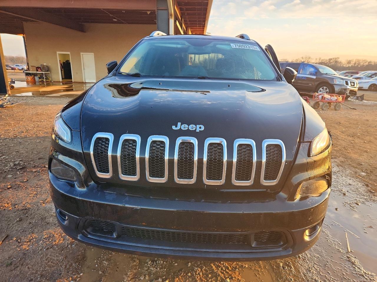 2015 JEEP CHEROKEE LATITUDE photo 9