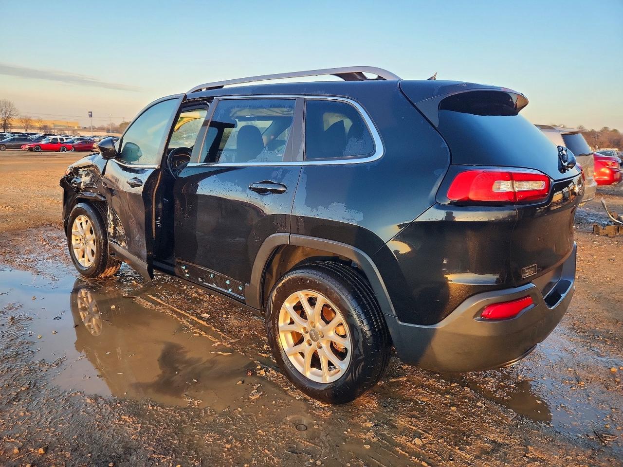 2015 JEEP CHEROKEE LATITUDE photo 3