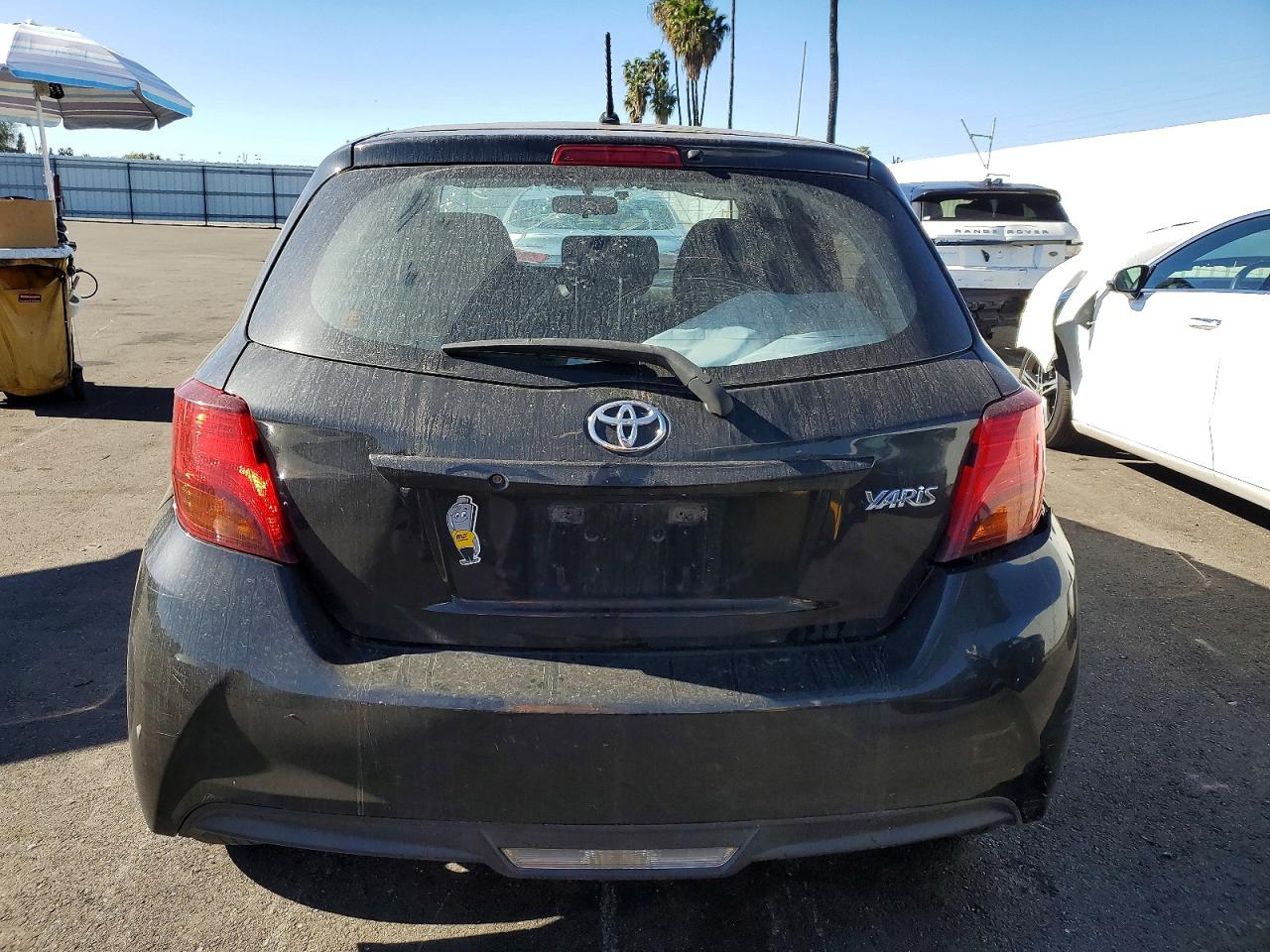 2015 TOYOTA YARIS photo 11