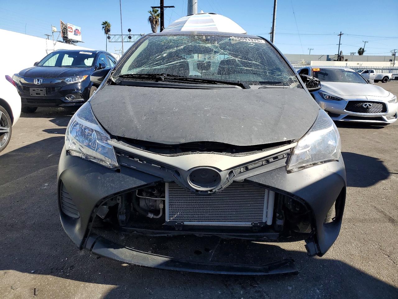2015 TOYOTA YARIS photo 9