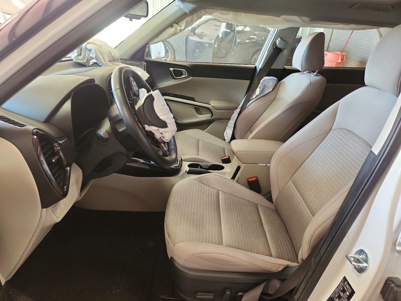 2025 KIA SOUL EX photo 13