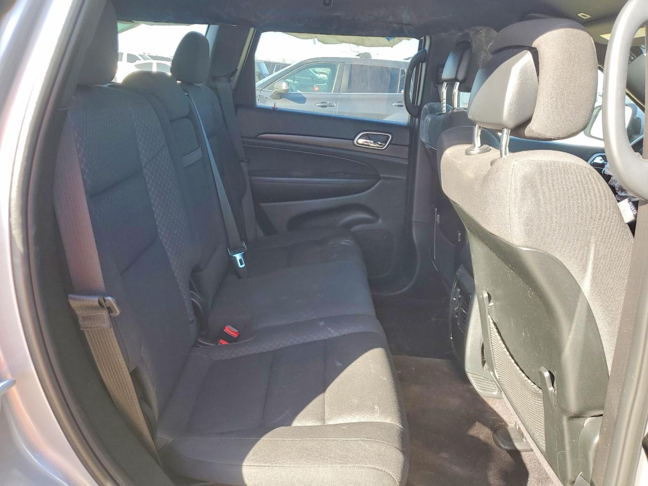 2018 JEEP GRAND CHEROKEE LAREDO photo 19